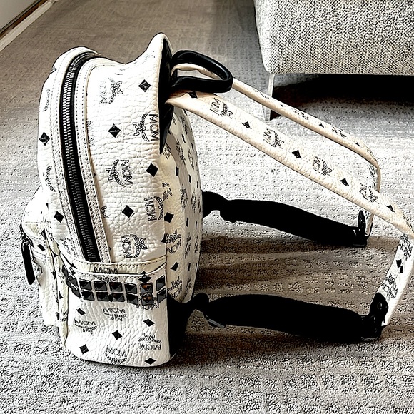 MCM white leather backpack - Picture 6 of 16